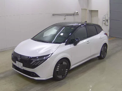 Nissan Aura