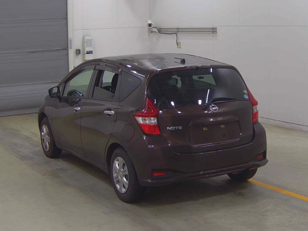 Nissan Note  с аукциона в Японии