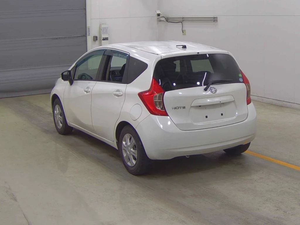 Nissan Note  с аукциона в Японии