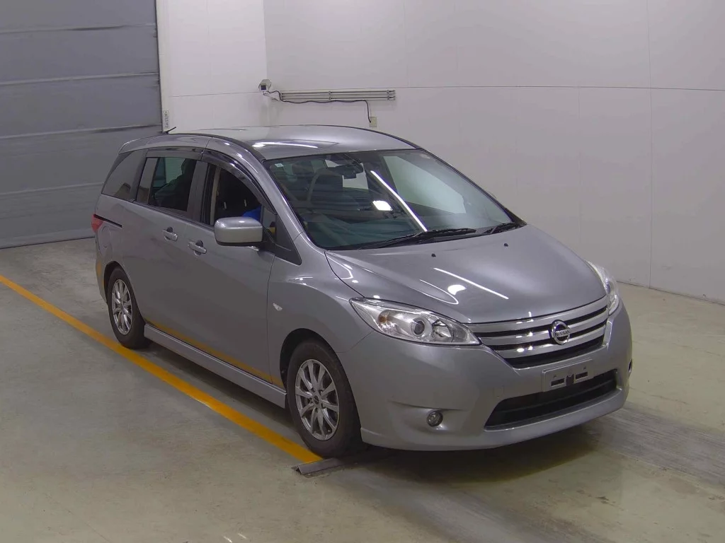 Nissan Lafesta  с аукциона в Японии