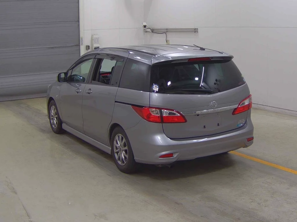 Nissan Lafesta  с аукциона в Японии