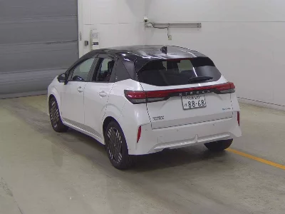Nissan Aura