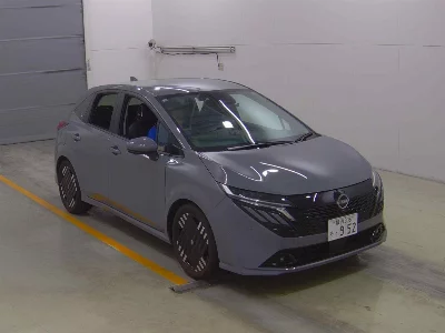 Nissan Aura