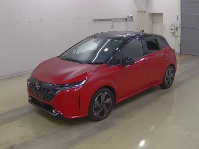 Nissan Aura