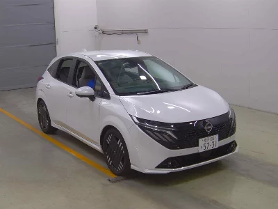 Nissan Aura