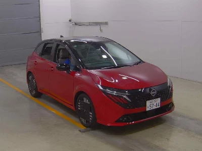 Nissan Aura