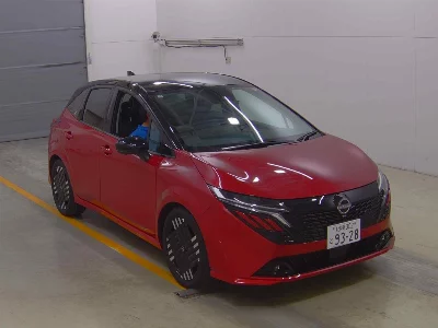 Nissan Aura