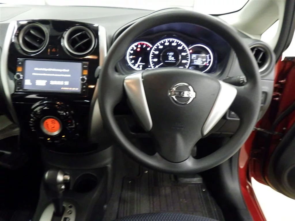Nissan Note  с аукциона в Японии