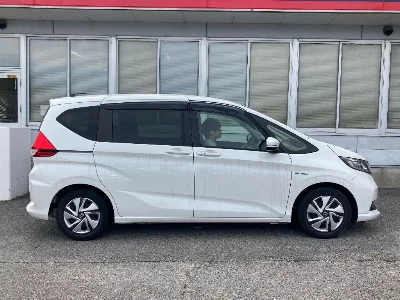Honda FREED + HYBRID