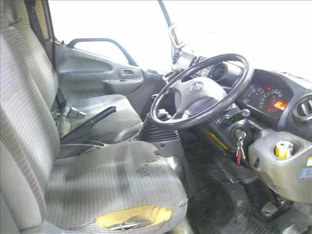 Hino Dutro  с аукциона в Японии