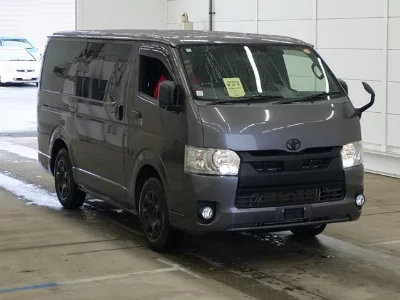 TOYOTA HIACE