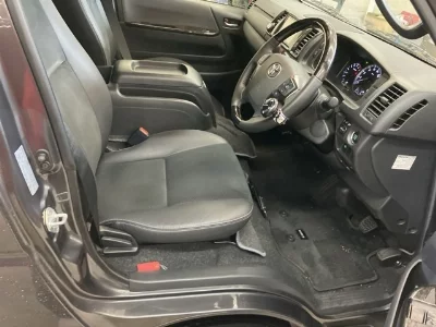 TOYOTA HIACE