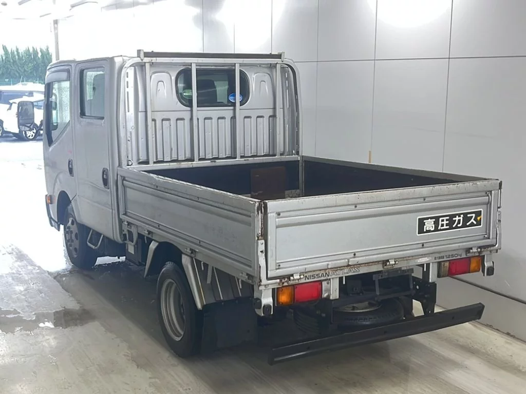 Nissan Atlas  с аукциона в Японии