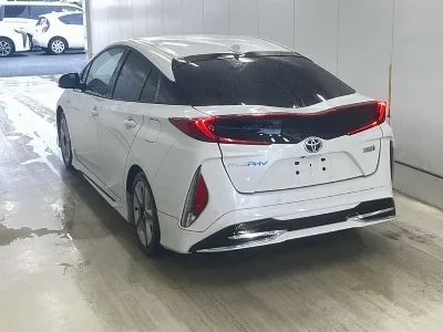 TOYOTA PRIUS PHV