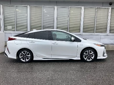 TOYOTA PRIUS PHV
