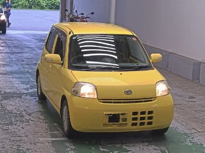 Daihatsu Esse