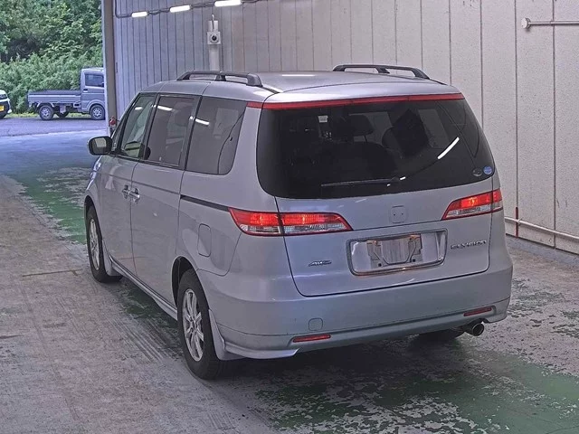 Honda Elysion  с аукциона в Японии