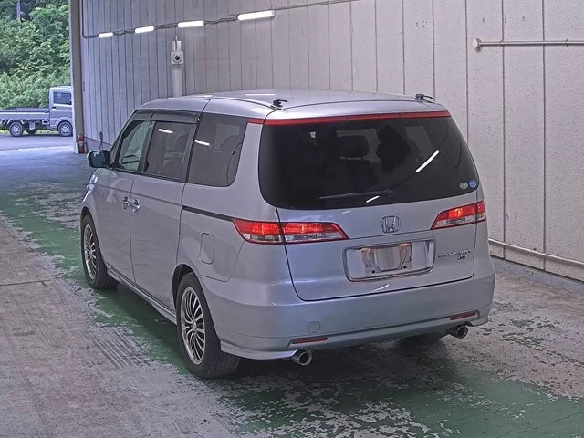 Honda Elysion  с аукциона в Японии