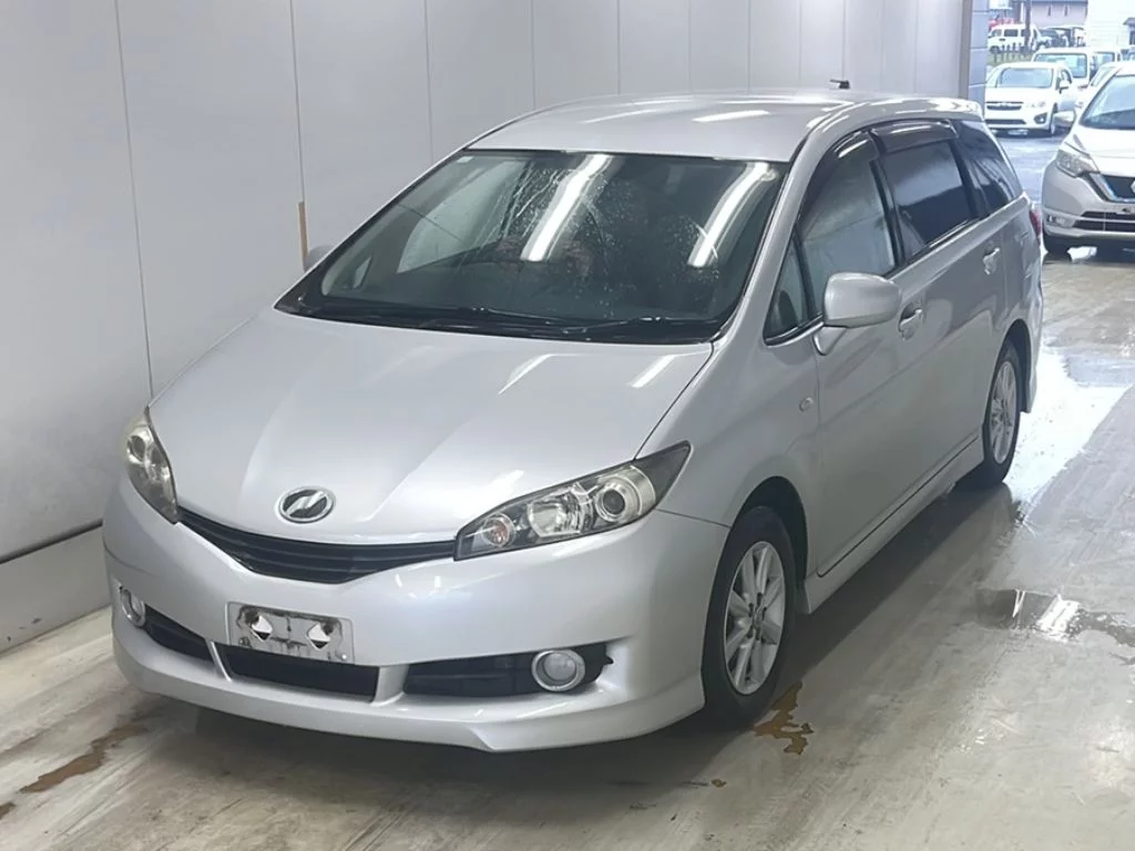 Toyota Wish  с аукциона в Японии