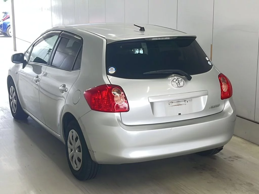 Toyota Auris  с аукциона в Японии