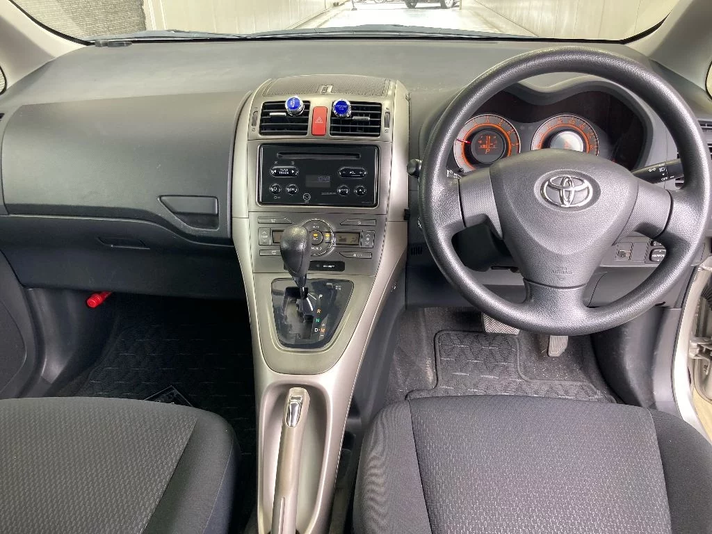 Toyota Auris  с аукциона в Японии