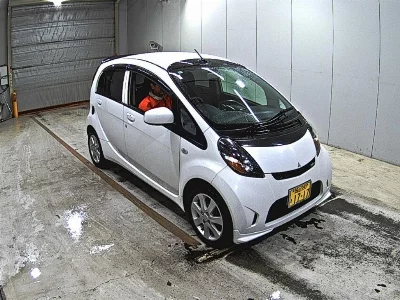 Mitsubishi i