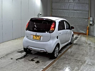 Mitsubishi i