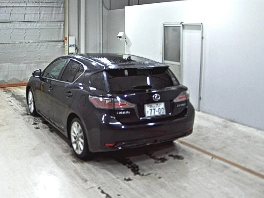 Lexus CT200h  с аукциона в Японии