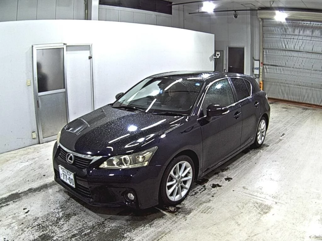 Lexus CT200h  с аукциона в Японии