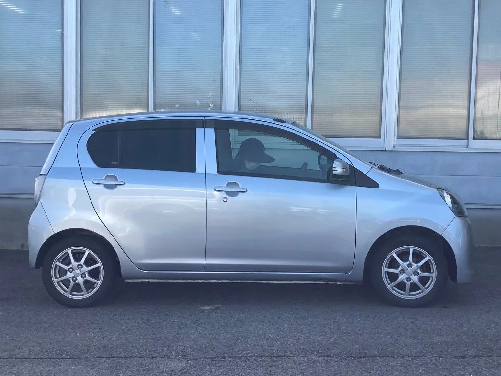Daihatsu Mira e:S  с аукциона в Японии