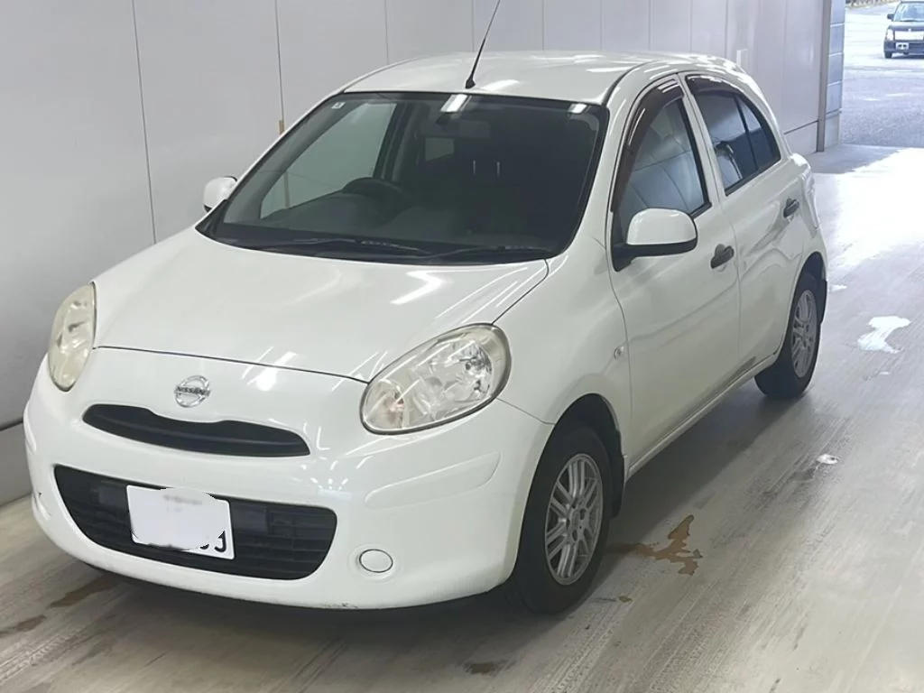 Nissan March  с аукциона в Японии