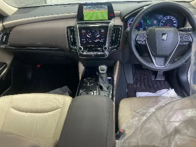 Toyota CROWN HYBRID