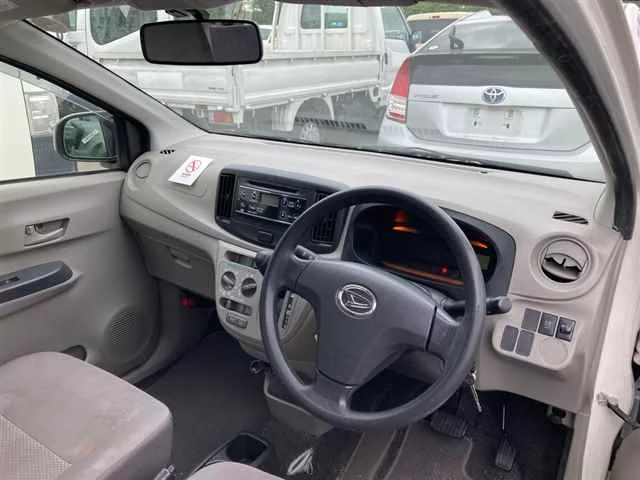 Daihatsu Mira e:S  с аукциона в Японии