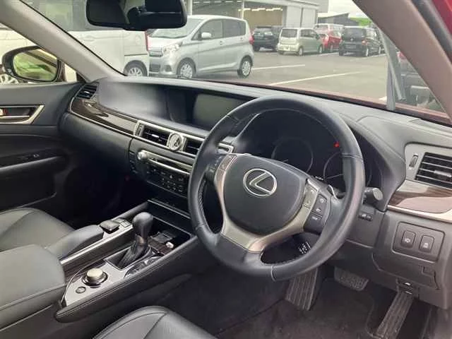 Lexus GS  с аукциона в Японии