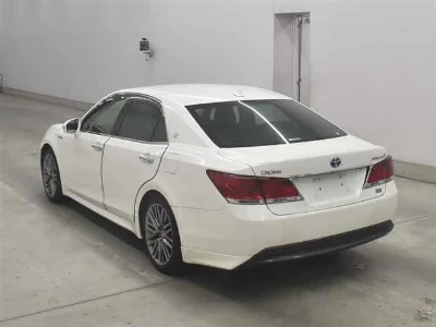 Toyota CROWN HYBRID