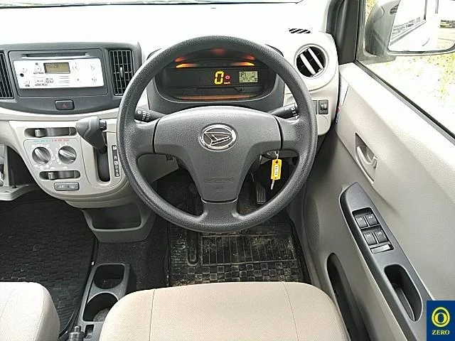 Daihatsu Mira e:S  с аукциона в Японии