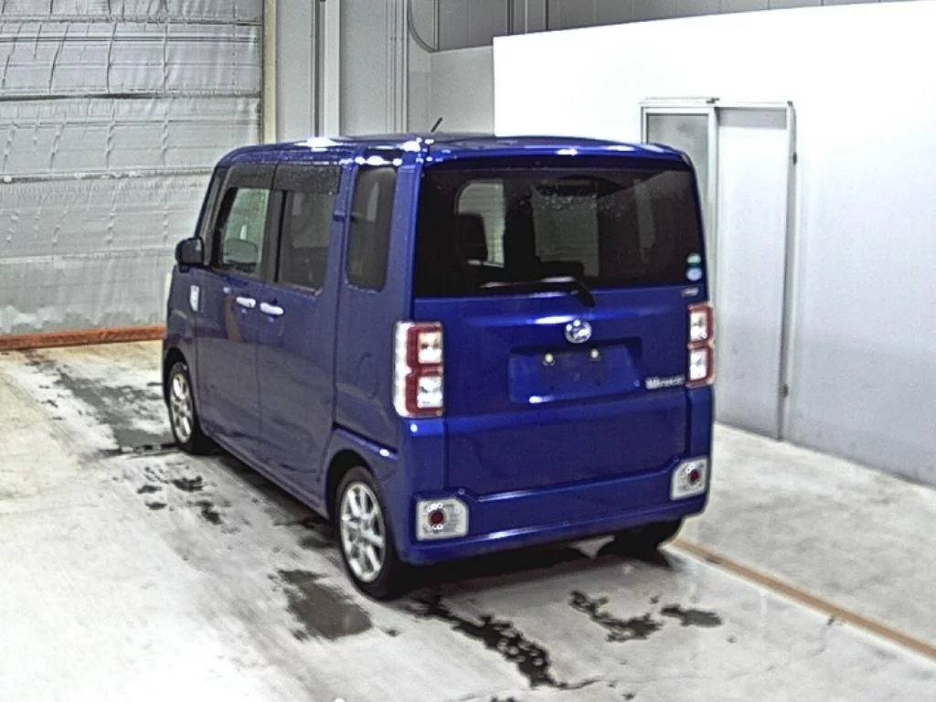 Daihatsu Wake  с аукциона в Японии