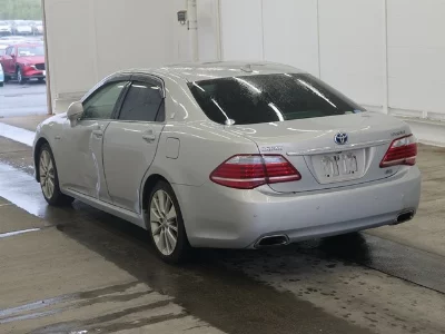 Toyota CROWN HYBRID