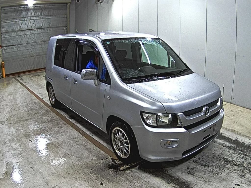 Honda Mobilio Spike  с аукциона в Японии