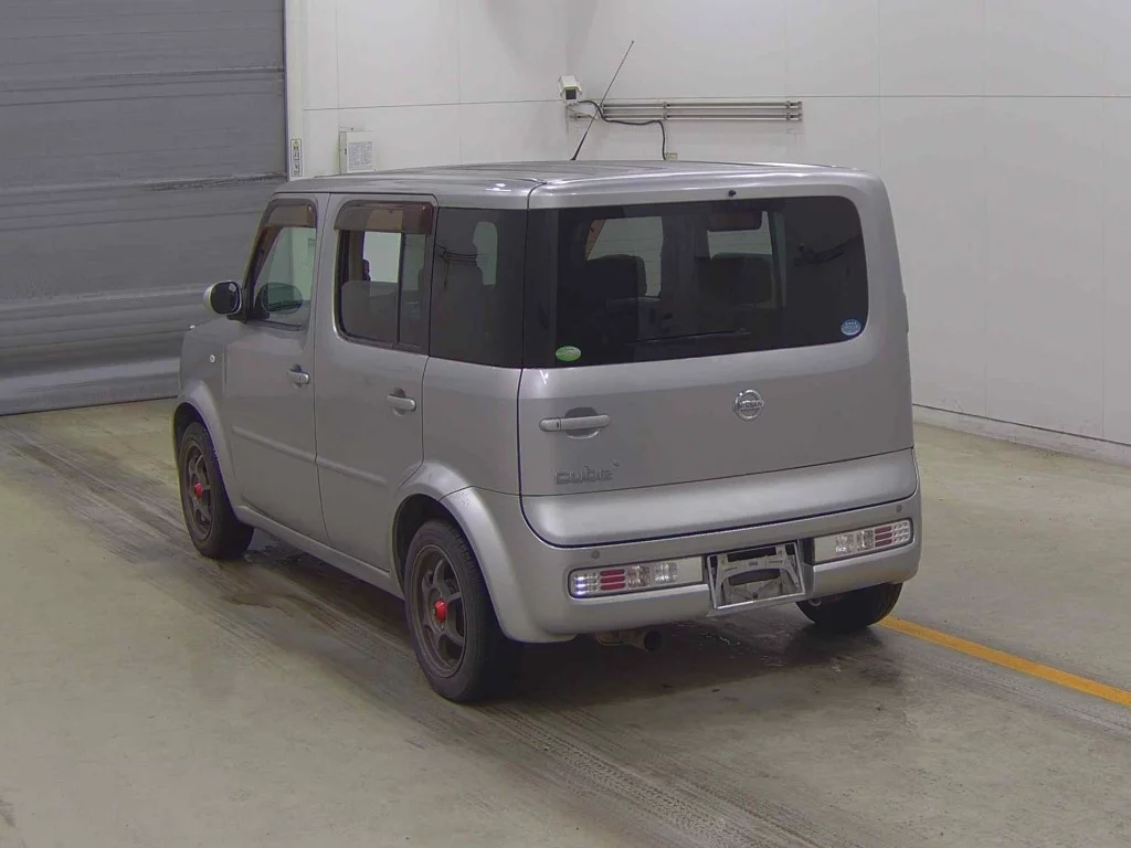 Nissan Cube  с аукциона в Японии
