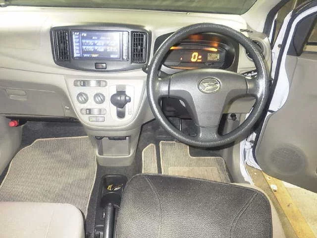 Daihatsu Mira e:S  с аукциона в Японии