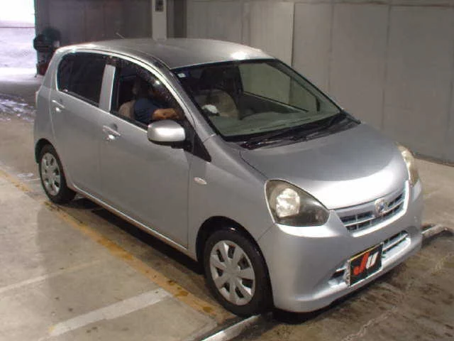 Daihatsu Mira e:S  с аукциона в Японии