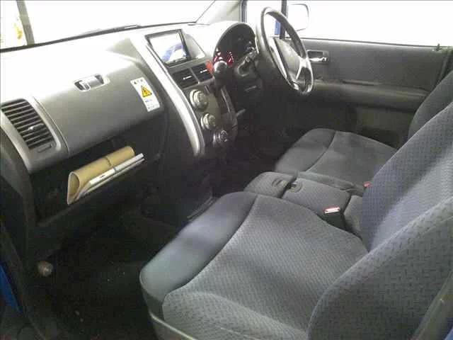Honda Mobilio Spike  с аукциона в Японии