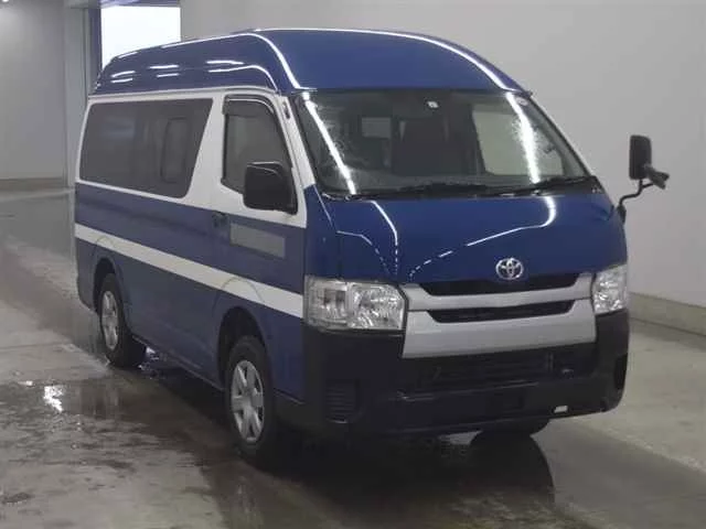 Toyota RegiusAce  с аукциона в Японии
