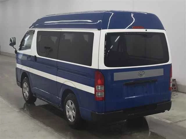 Toyota RegiusAce  с аукциона в Японии