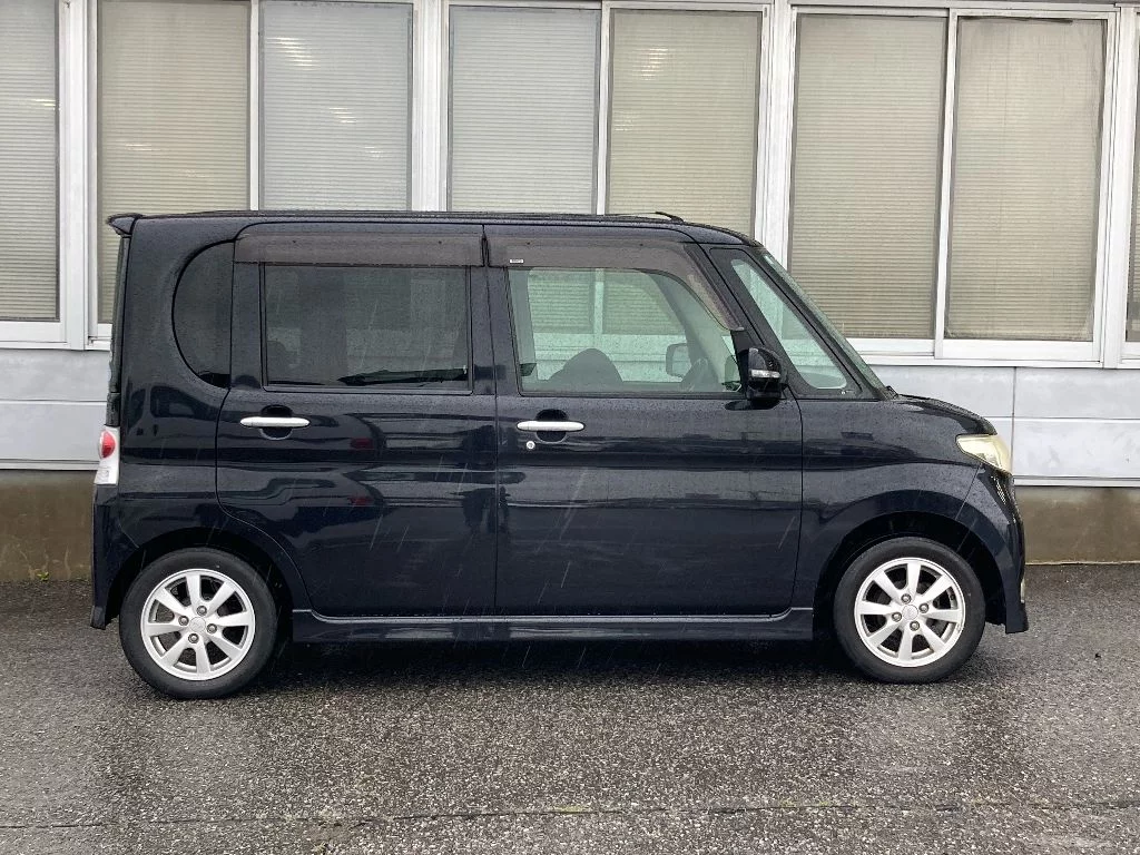 Daihatsu Tanto  с аукциона в Японии