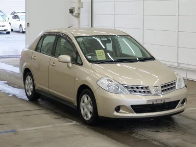 NISSAN TIIDA LATIO