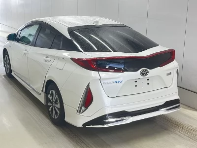TOYOTA PRIUS PHV