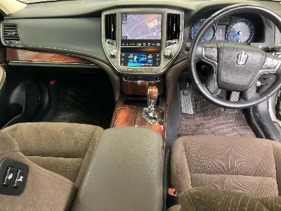 TOYOTA CROWN HYBRID