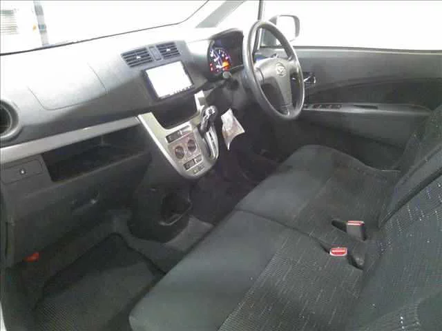 Daihatsu Move  с аукциона в Японии